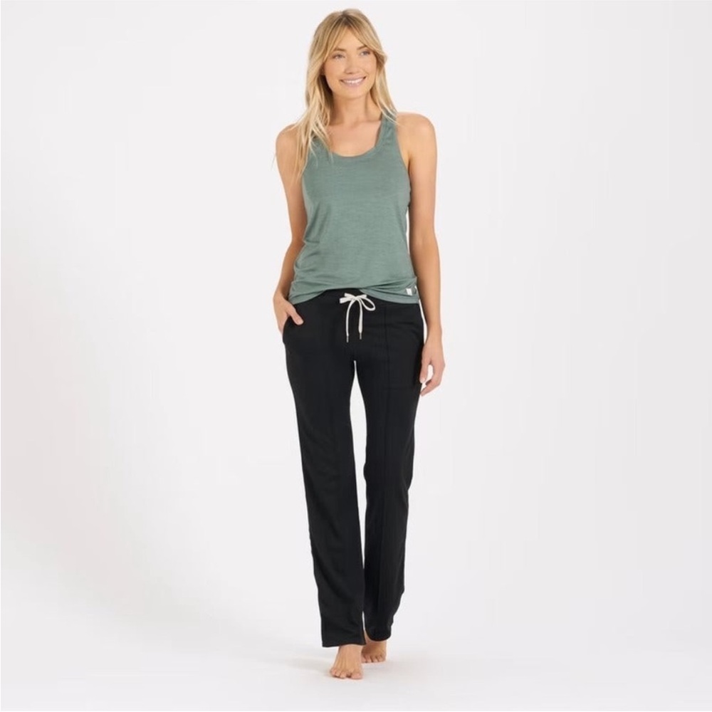 Vuori Women's Pants Halo Wide Leg Flare Black Size Large VW425 - Picture 2 of 10